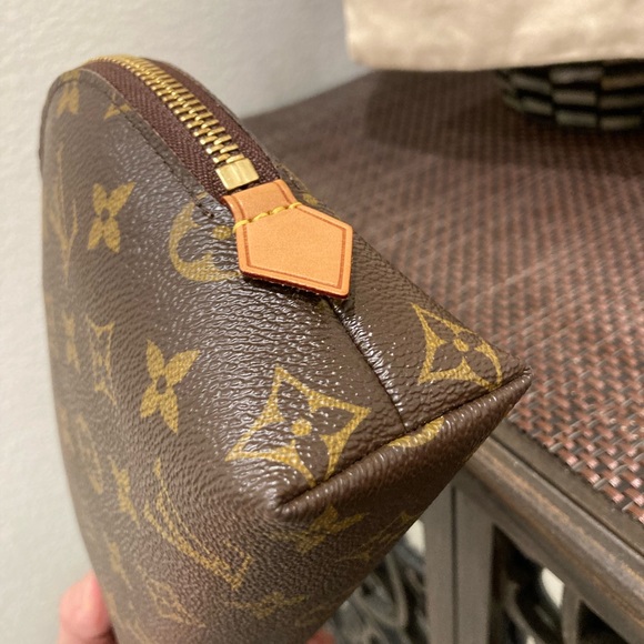 Louis Vuitton Cosmetic Pouch GM - Picture 4 of 9